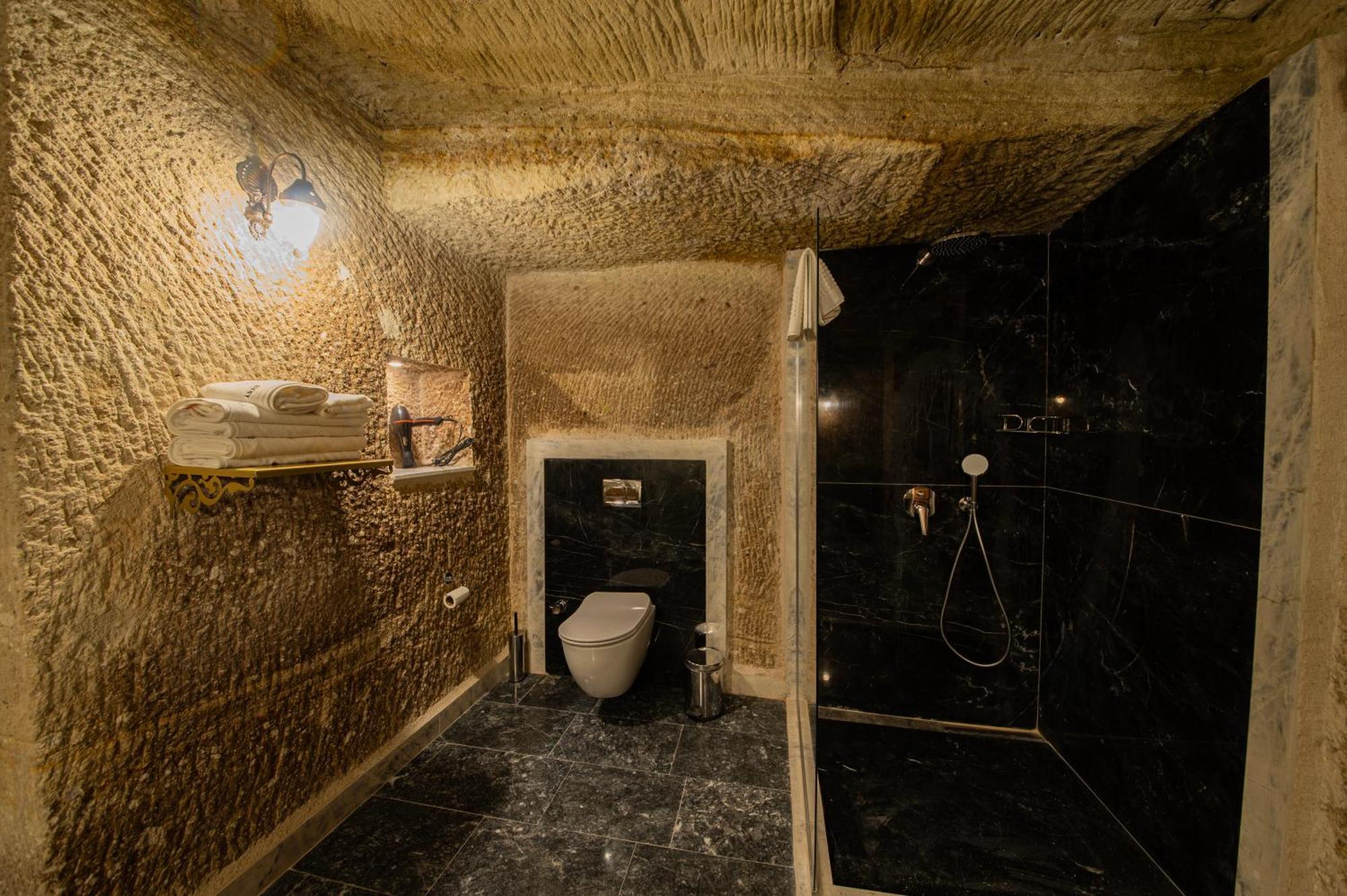 Ares Cave Suites Гореме Экстерьер фото
