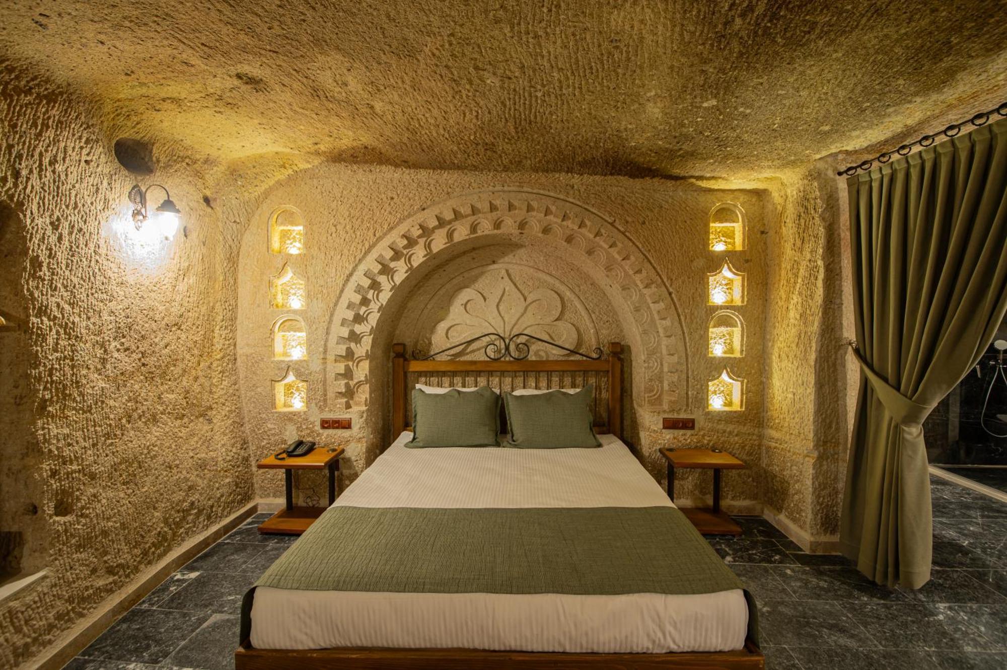 Ares Cave Suites Гореме Экстерьер фото