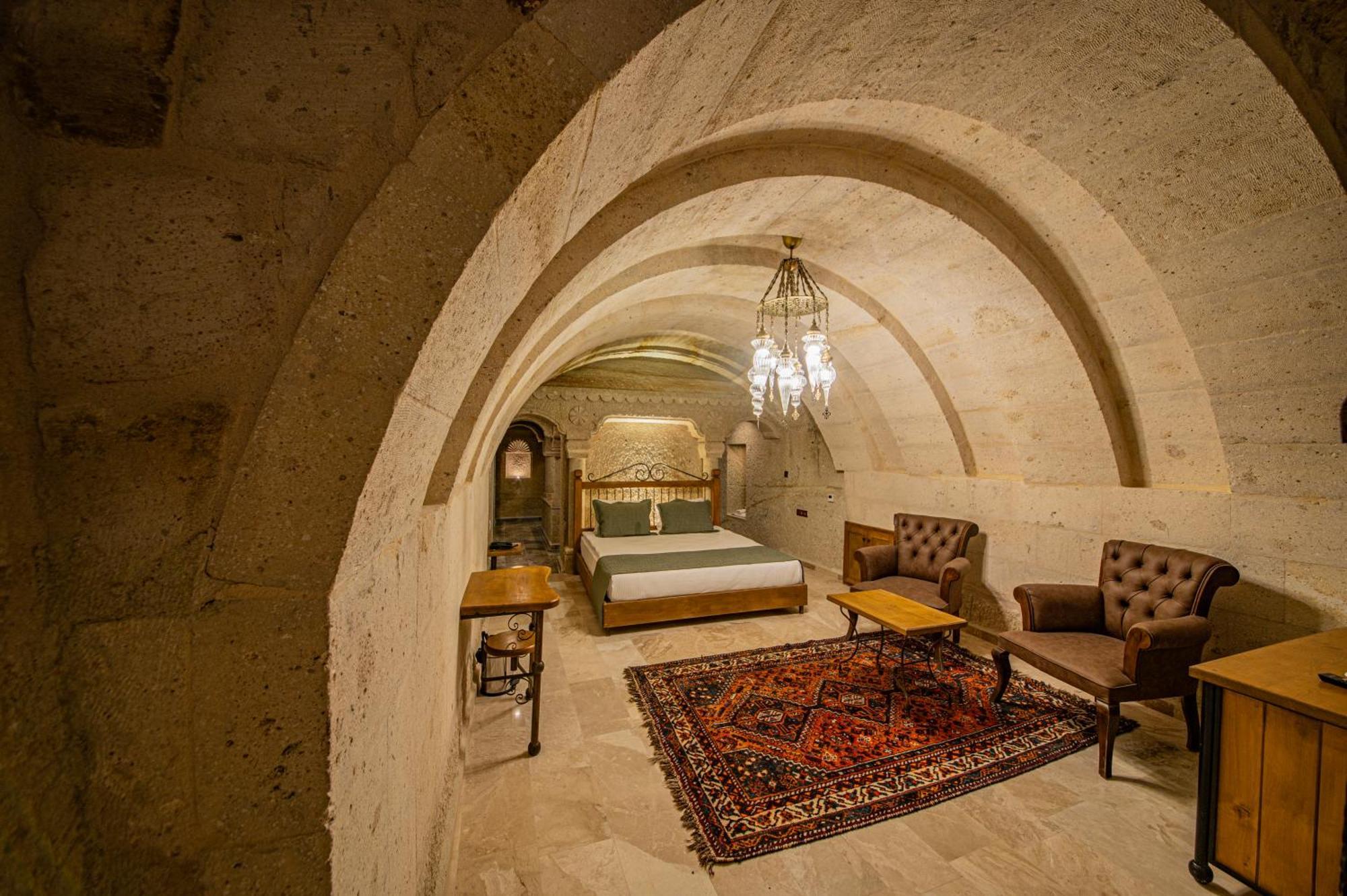 Ares Cave Suites Гореме Экстерьер фото