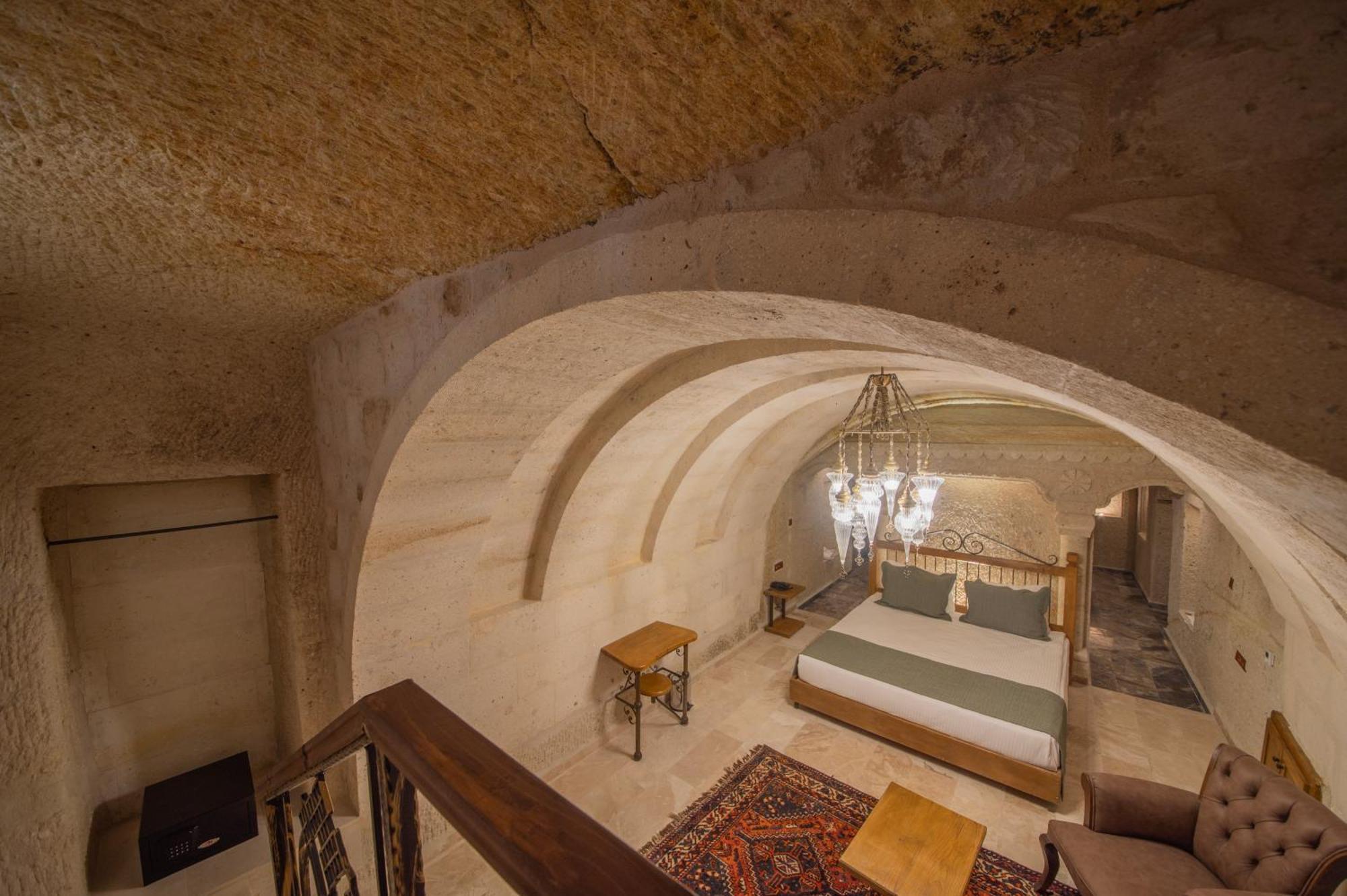 Ares Cave Suites Гореме Экстерьер фото