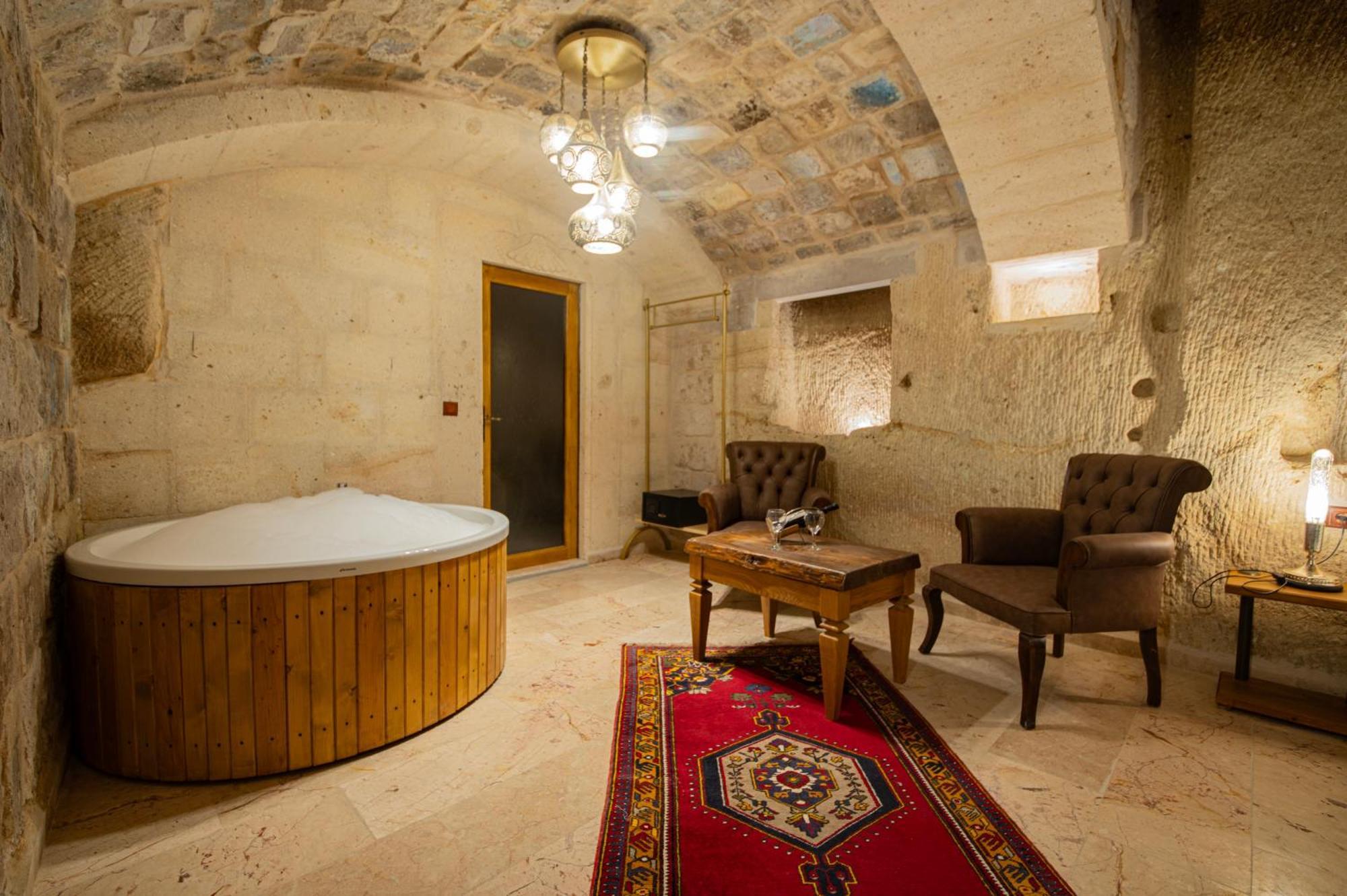 Ares Cave Suites Гореме Экстерьер фото