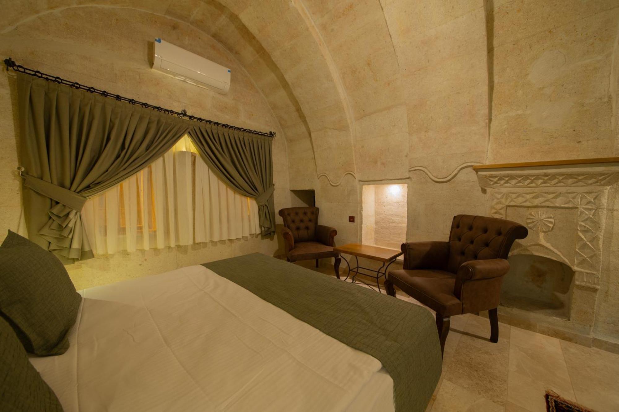 Ares Cave Suites Гореме Экстерьер фото