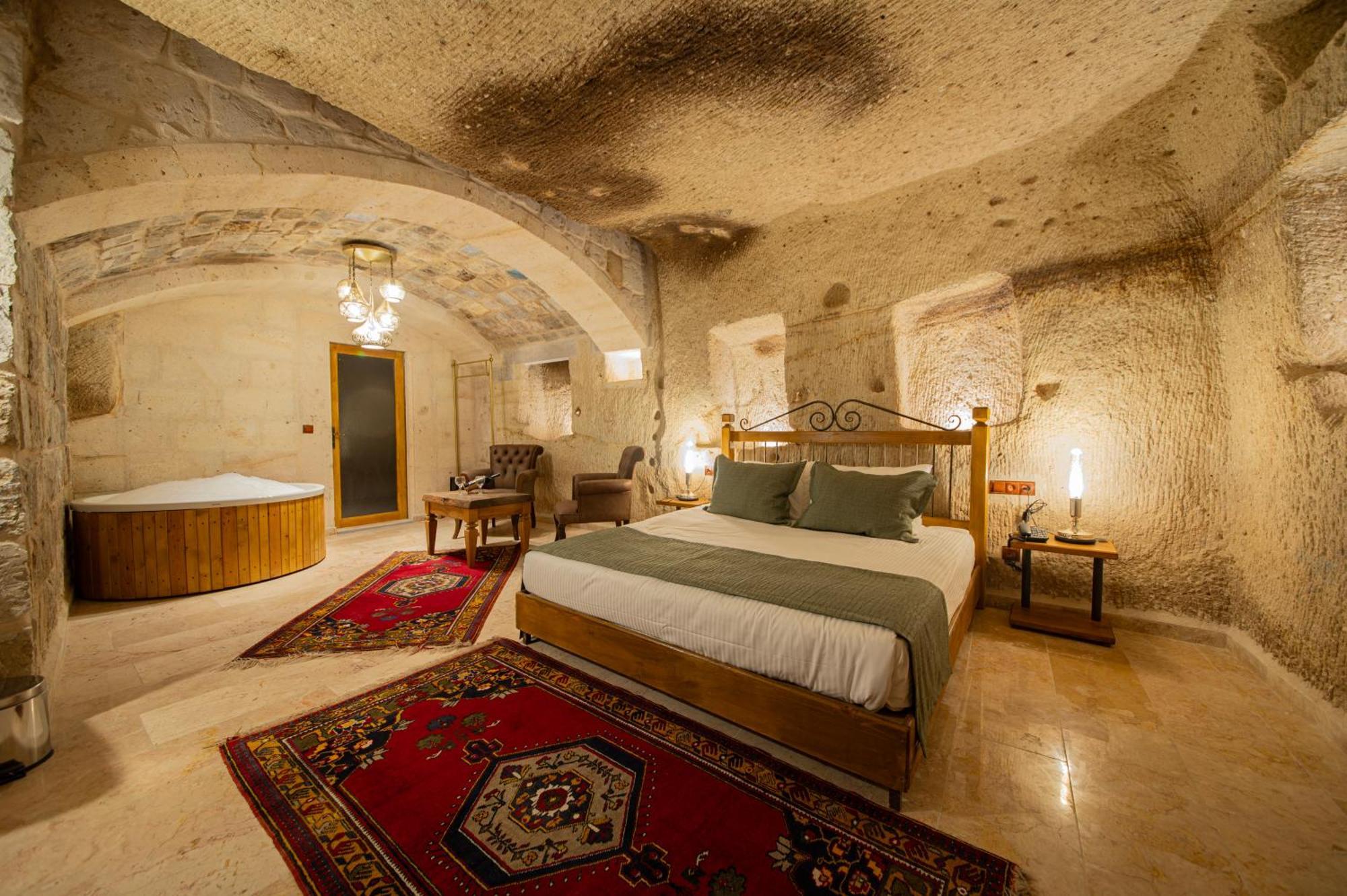 Ares Cave Suites Гореме Экстерьер фото