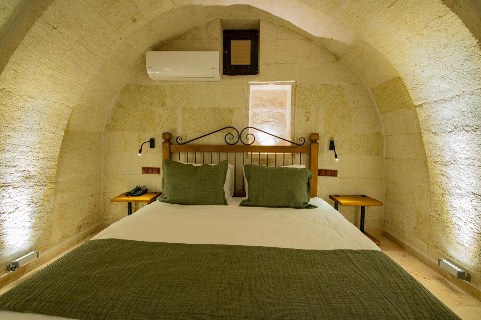 Ares Cave Suites Гореме Экстерьер фото