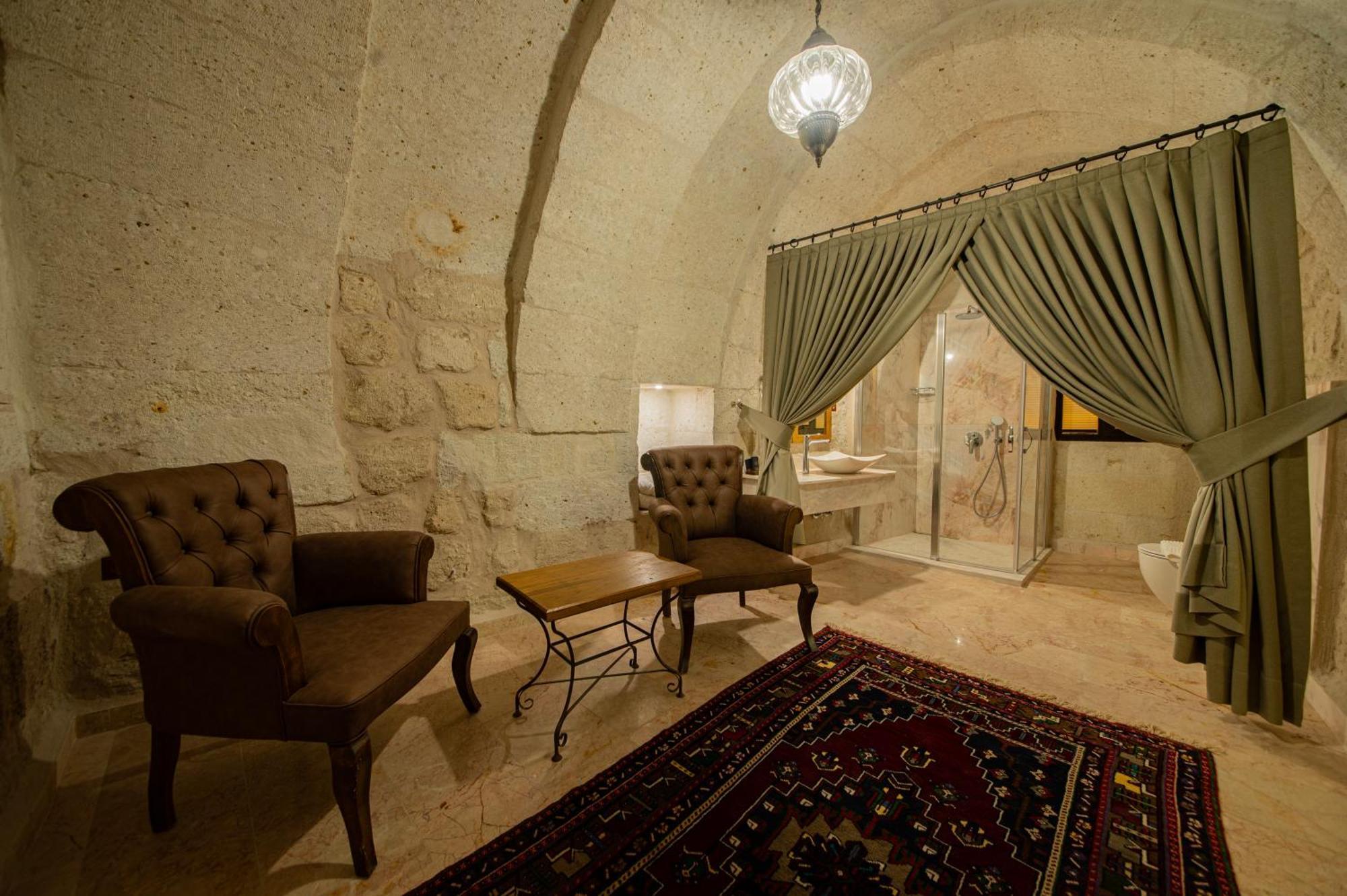 Ares Cave Suites Гореме Экстерьер фото