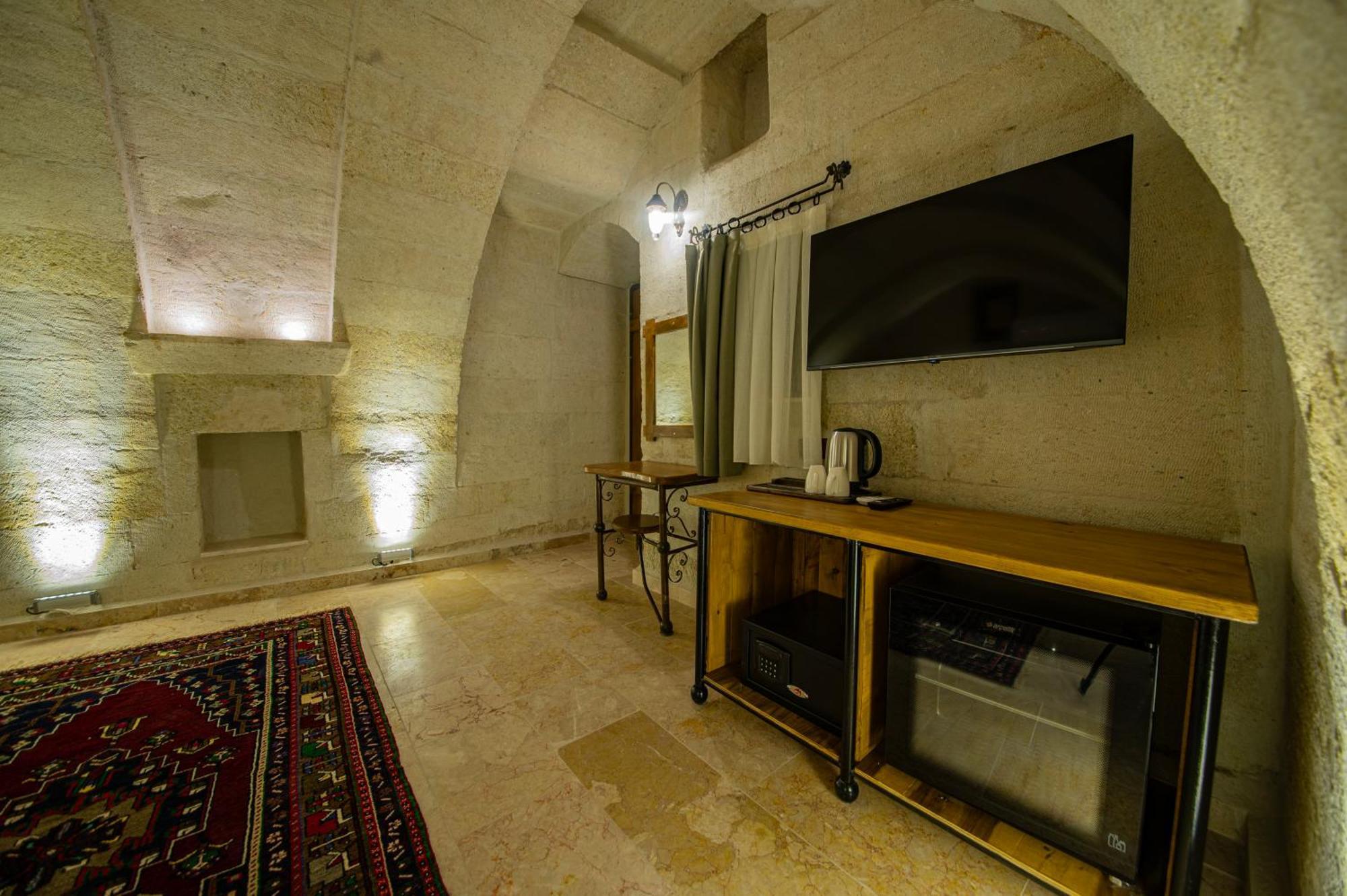 Ares Cave Suites Гореме Экстерьер фото