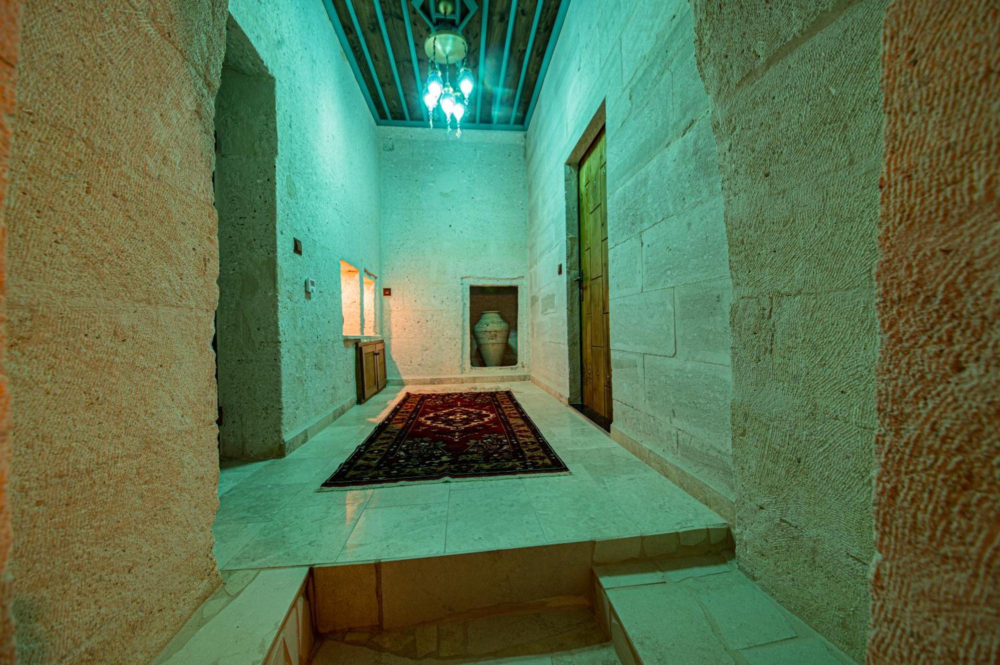 Ares Cave Suites Гореме Экстерьер фото