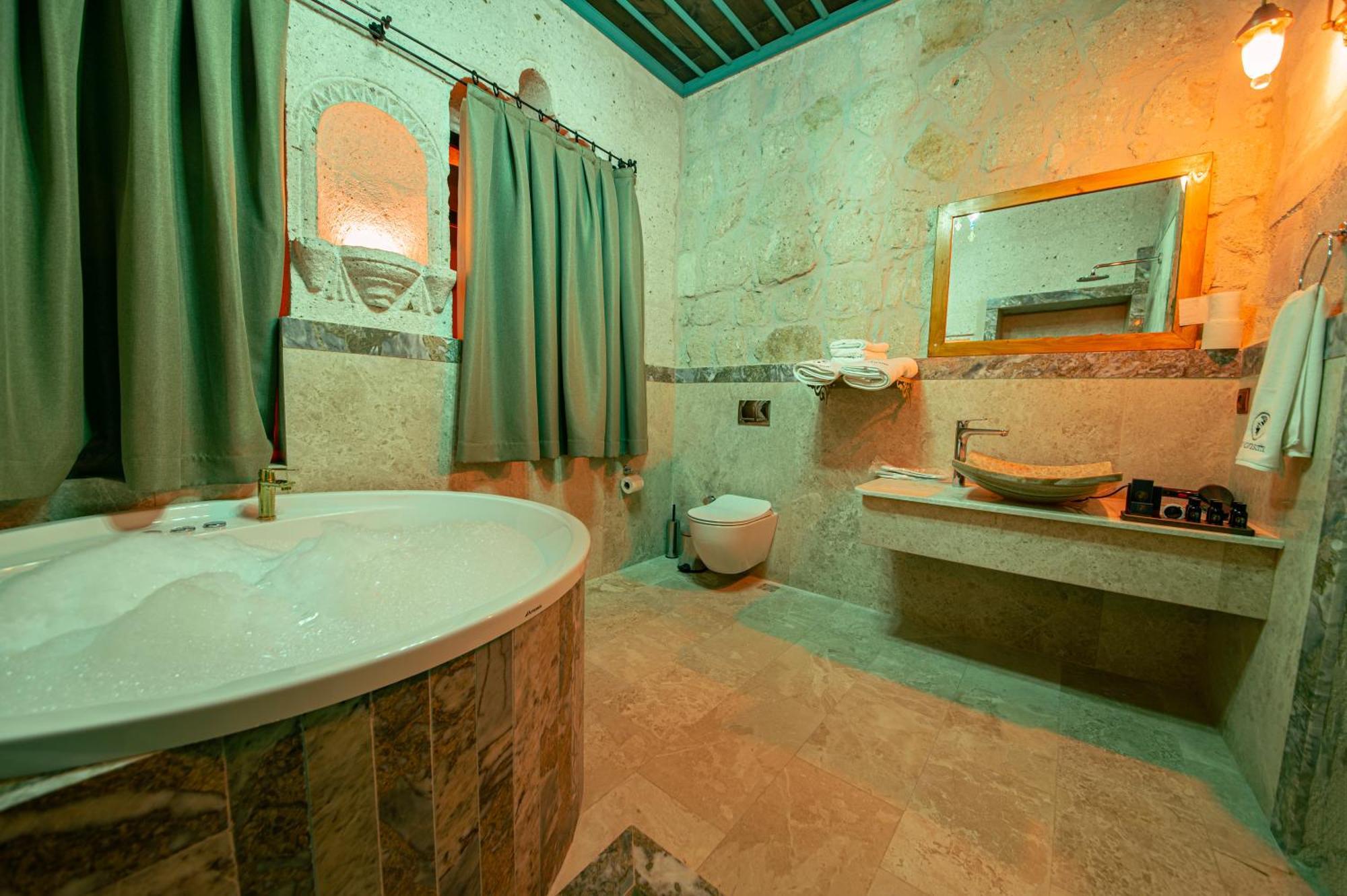 Ares Cave Suites Гореме Экстерьер фото