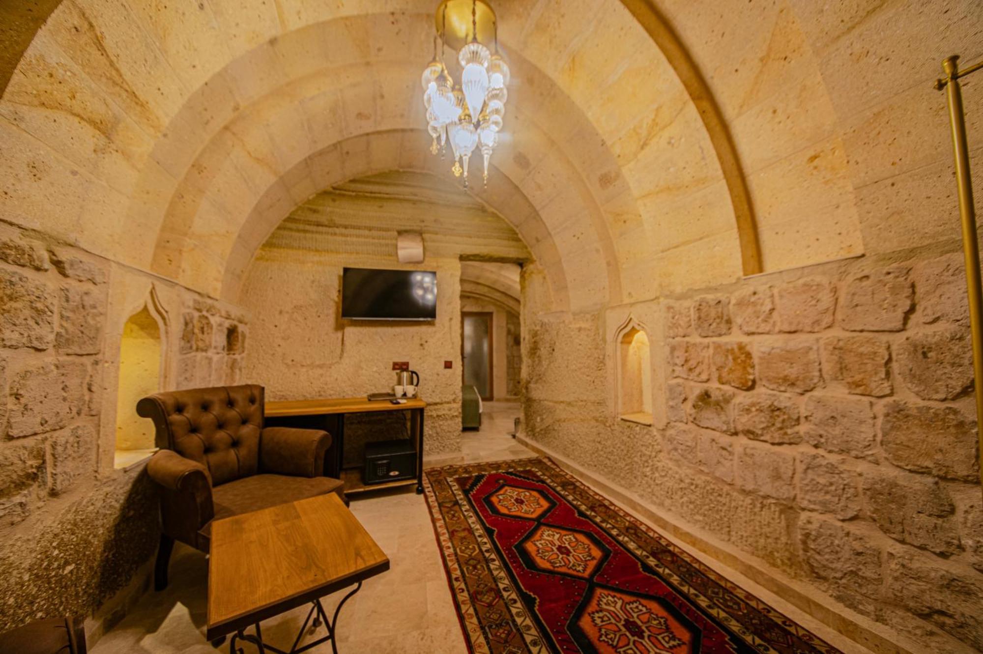 Ares Cave Suites Гореме Экстерьер фото