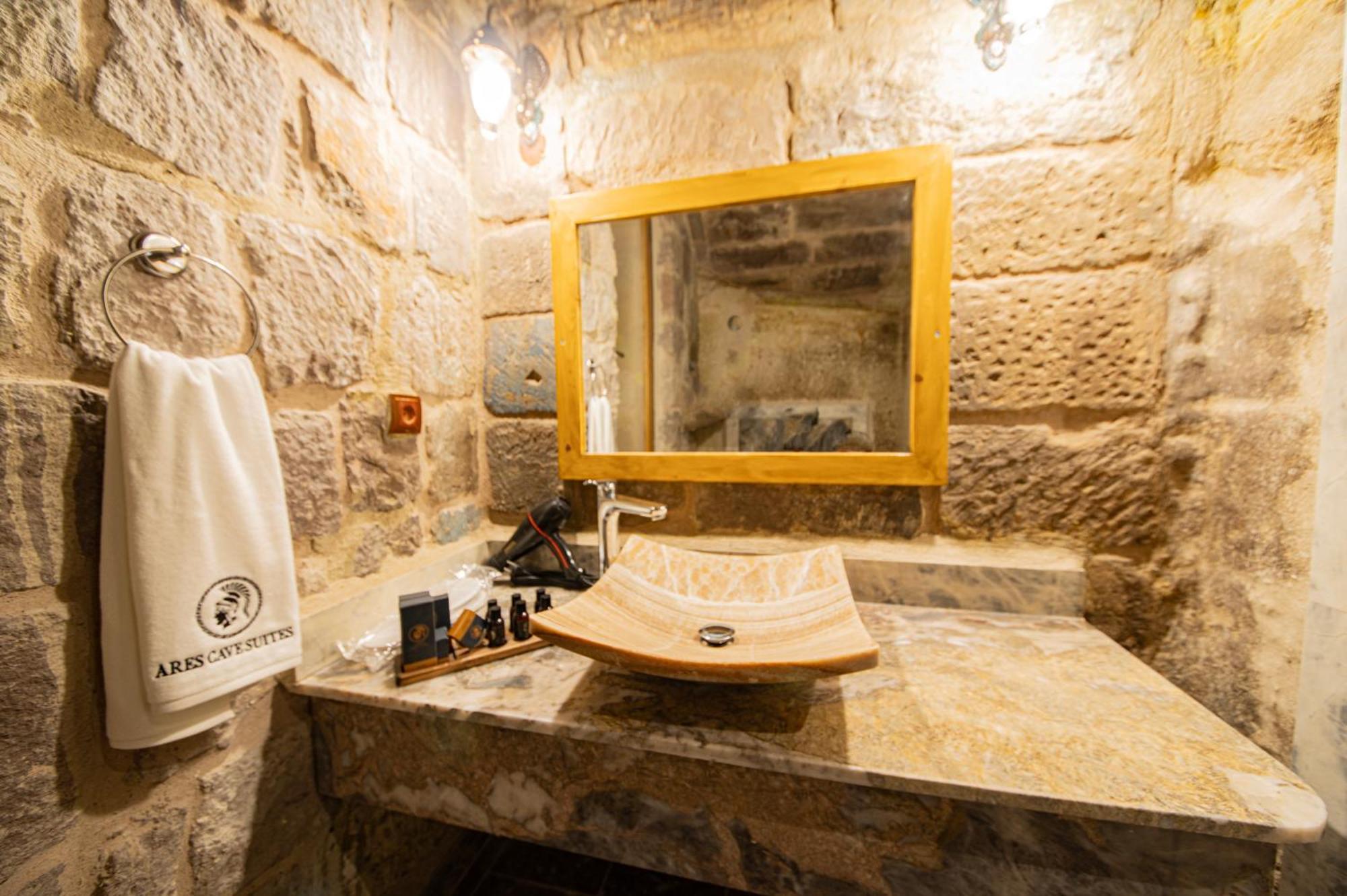 Ares Cave Suites Гореме Экстерьер фото