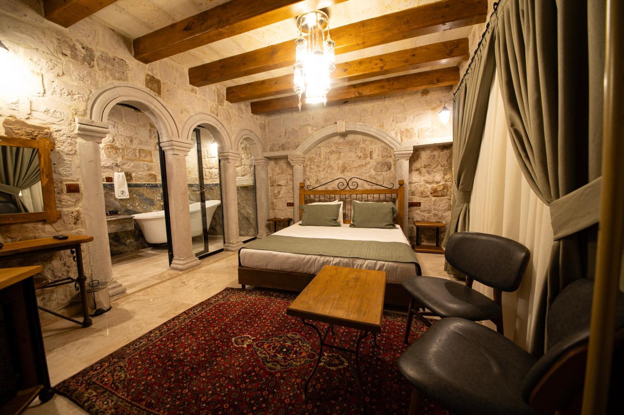 Ares Cave Suites Гореме Экстерьер фото