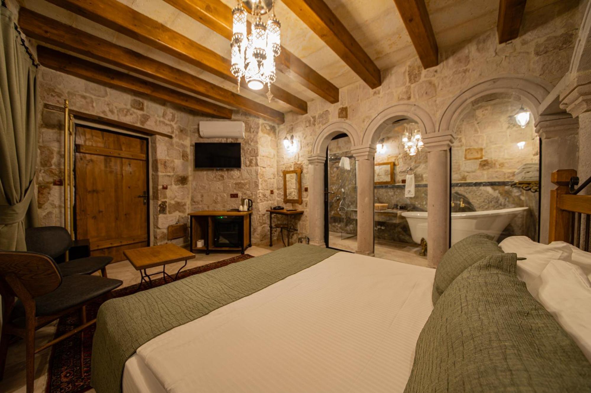 Ares Cave Suites Гореме Экстерьер фото