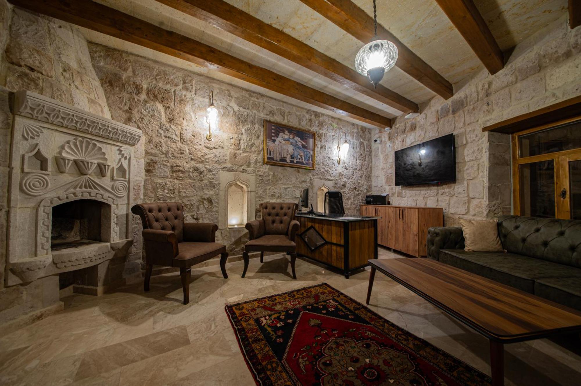 Ares Cave Suites Гореме Экстерьер фото